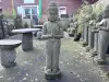 Artikelbild 1 des Artikels “Stehender Buddha, Indien, 120 cm Höhe, Naturstein (Basanit), Steinmetzarbeiten “