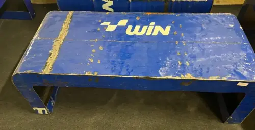 Artikelbild des Artikels “Niedriger Tisch, 50 cm, blau “