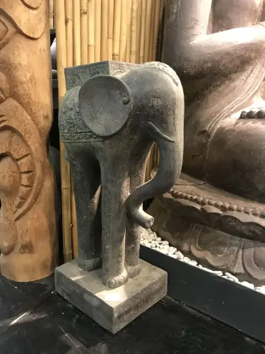 Artikelbild des Artikels “Elefantenskulptur mit Sattel als Ablage, 90 cm “