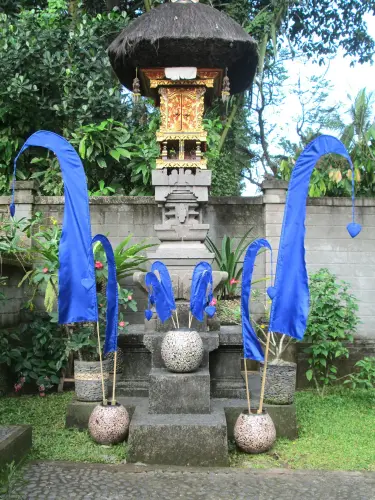 Artikelbild des Artikels “Original Balifahne, royalblau, inkl. 2teiligem Fahnenstab. Das Komplettset ist in den Größen 120 cm und 200 cm erhältlich. “