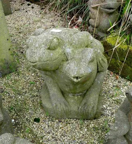 Artikelbild des Artikels “Zwei Frösche von Surtito aus Naturstein “