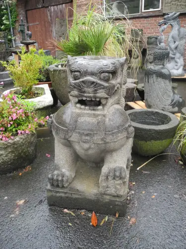 Artikelbild des Artikels “Tempel-Löwen 2er-Set,Handarbeit aus Basanit “