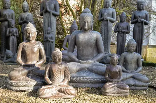 Product image of the product “Seated Buddha, Indian, 20 cm H ”