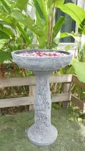 Artikelbild des Artikels “Ayutthaya - Vogeltränke | Schale auf Ständer | 81 cm H “