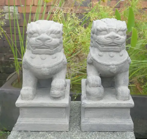 Artikelbild des Artikels “Temple Löwe, 25cm Höhe , Satz von zwei, gefärbt in der Farbe antik finish “