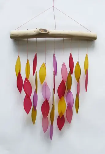 Artikelbild des Artikels “Glaswindspiel Wasserfall, feuerfarben, Treibholz & Recyclingglas, 30x5x56 cm. Natürlich “