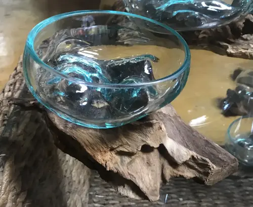Artikelbild des Artikels “Treibholz mit geschmolzenem Glas, Modell 2 “