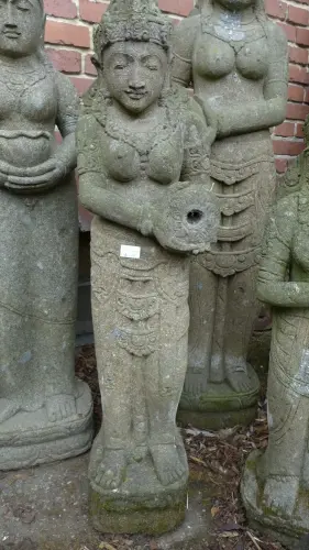 Artikelbild des Artikels “Stehende Lady (Sri Dewi) mit Vase, 120 cm - Nur zur Abholung “