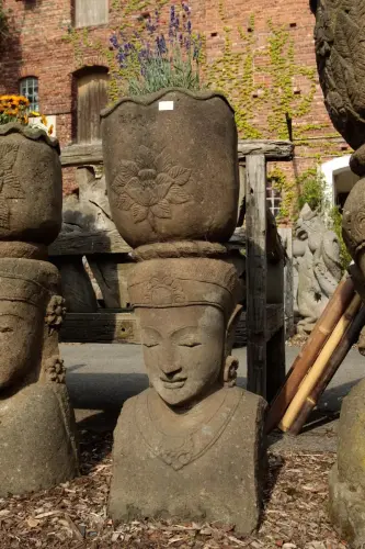 Product image of the product “Lady head with bowl, 120cm height, antique finish ”