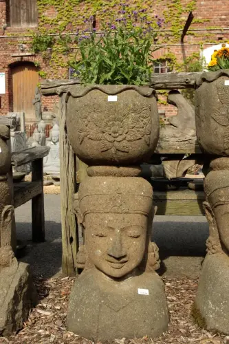 Product image of the product “Lady head with bowl, 120cm height, natural ”