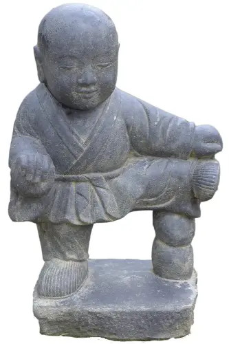 Product image of the product “Standing Kung Fu monk in fighting position (leg up) ca. 60cm L made of cast stone with antique finish ”