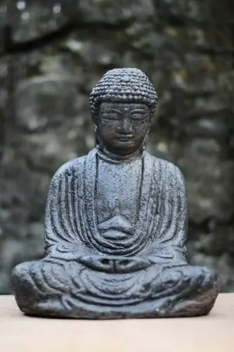 Artikelbild des Artikels “Sitzender Japan-Buddha-Figur, 28 cm “
