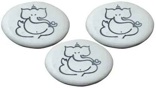 Product image of the product “White stone with Ganesha calligraphy as magnetic holder, 3 pieces ”