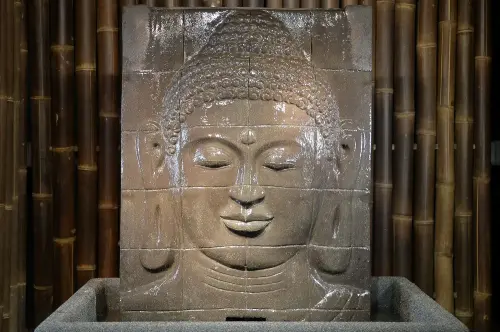 Artikelbild des Artikels “Buddha-Kopf (Relief) als Wasserspiel, 106 cm “