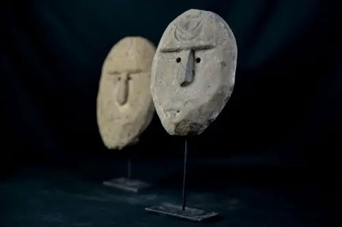 Artikelbild des Artikels “Set mit zwei Masken “