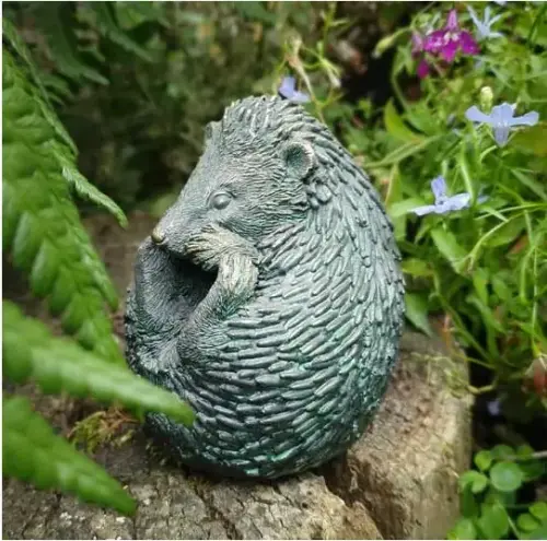 Artikelbild des Artikels “Kleiner Igel – Bronzeoptik, ca. 9 cm “