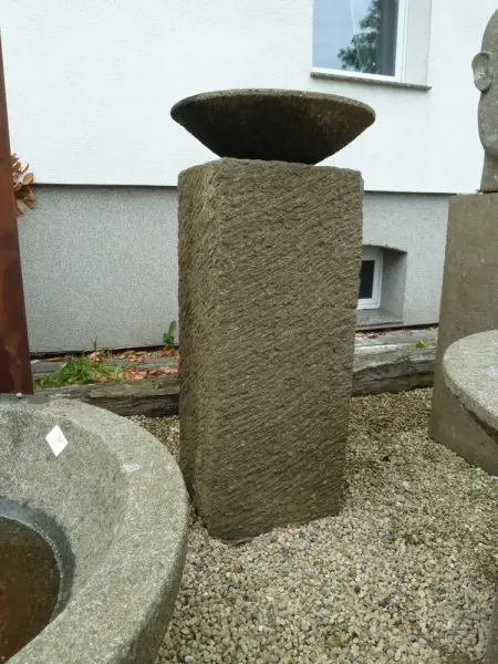 Artikelbild 1 des Artikels “Sockel, rechteckig, glatte Außenfläche, 90 cm “