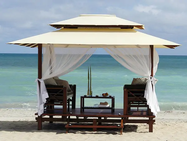 Gazebo mit Bali-Ambiente, 250 x 250 cm - Nur zur Abholung 