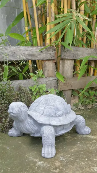 Artikelbild 1 des Artikels “Kleine Schildkröte, 48,5 cm Länge | Steinguss “