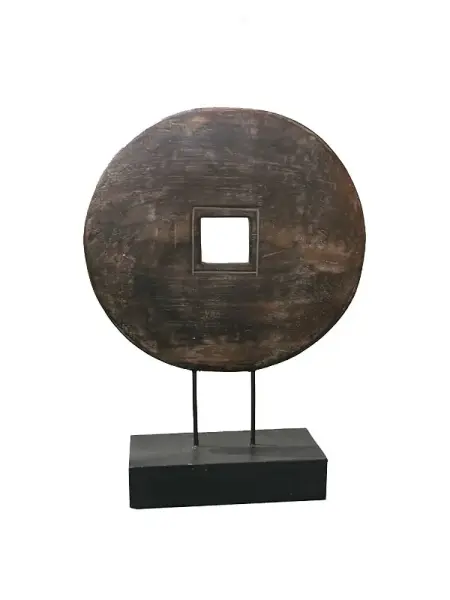 Artikelbild 1 des Artikels “Chin. Münze auf Holzsockel, 35 cm hoch “