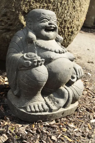 Artikelbild 1 des Artikels “Sitzende chinesische Buddha-Figur, 40 cm - Nur zur Abholung “