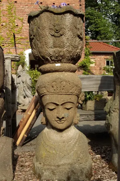 Product image 1 of the product “Lady head with bowl, 150cm height ”