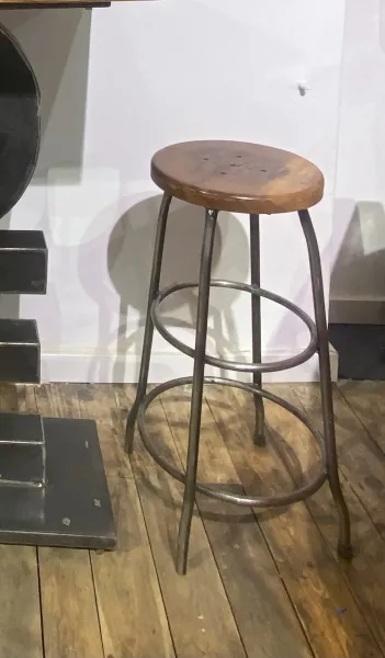 Barstühle, 75cm hoch, aus recycletem Ölfass. Stahlblech. 
