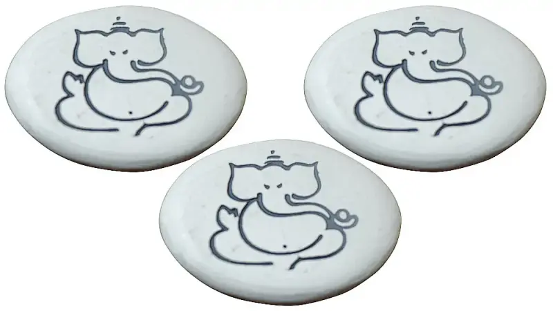 Product image 1 of the product “White stone with Ganesha calligraphy as magnetic holder, 3 pieces ”