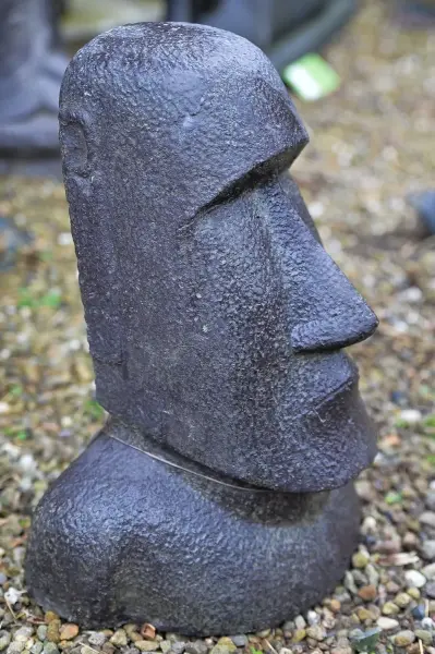 Product image 1 of the product “Moai, 15 cm H ”