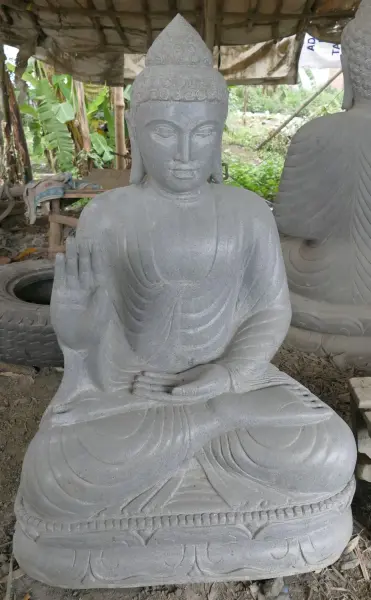 Artikelbild 1 des Artikels “Sitzender Buddha aus Riverstone in Abhaya Position - Geste der Furchtlosigkeit, H.108 cm. “