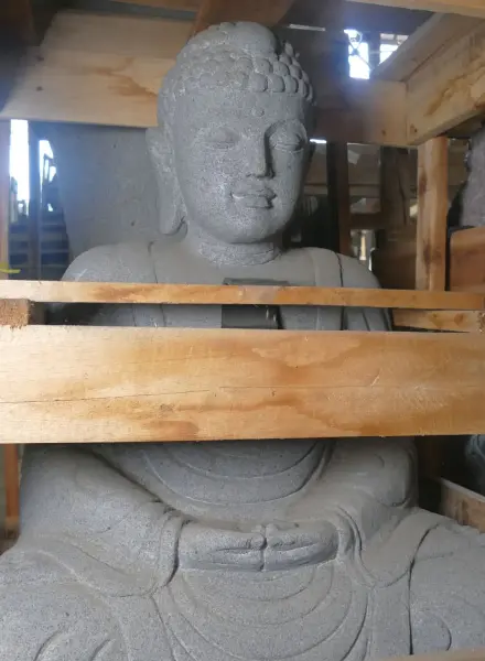 Artikelbild 1 des Artikels “Sitzender Buddha aus hochwertigem Flussstein mit der Handgeste 