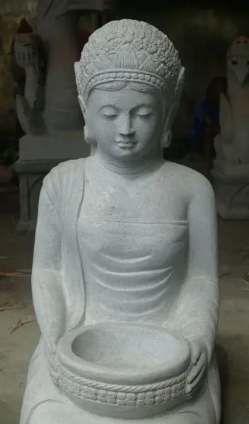 Artikelbild 1 des Artikels “Putri Bali (sitzende Damen) aus Riverstone, H. 93 cm “