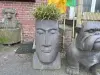 Product image 2 of the product “Abstract head as planter. 100 cm height, cast stone, handcrafted & coloured ”