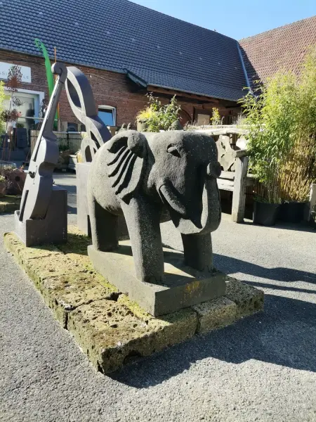 Artikelbild 2 des Artikels “Elefant, Stein aus Lava (grau), 80 cm - Nur zur Abholung “