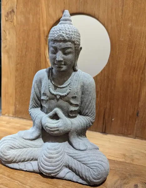 Product image 2 of the product “Sitting buddha, Thai, 28 cm H | Form stone / carved, handcrafted ”