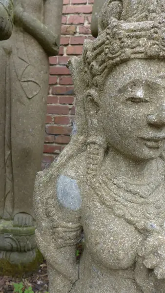 Artikelbild 2 des Artikels “Stehende Lady (Sri Dewi) „Rad der Lehre“, 100 cm - Nur zur Abholung “