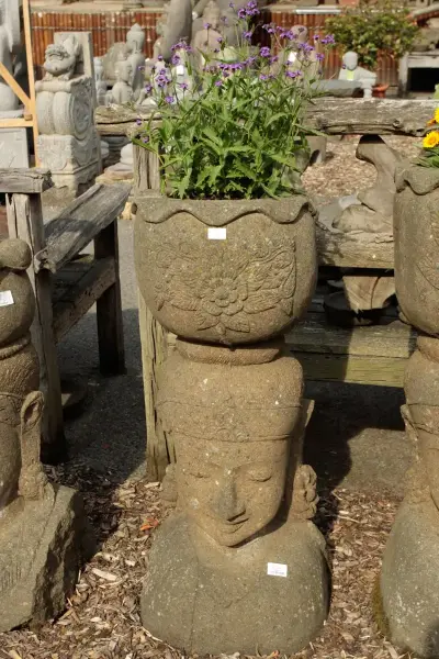Product image 2 of the product “Lady head with bowl, 120cm height, natural ”
