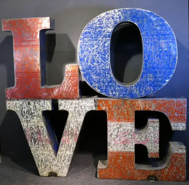 Artikelbild 2 des Artikels “Relief „LOVE“, 170 cm “