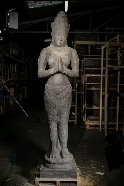 Artikelbild 2 des Artikels “Stehende Dewi Sri, 240 cm H, Steinguss “