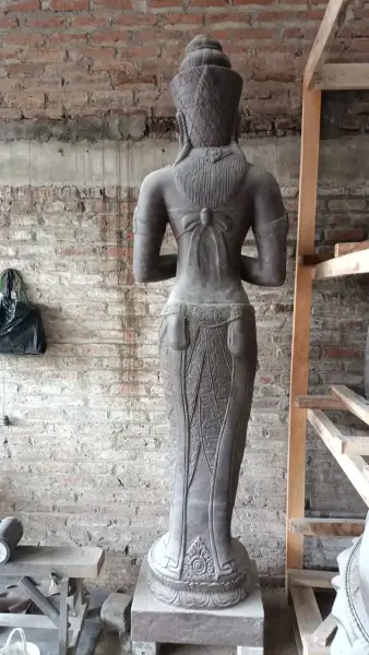 Artikelbild 2 des Artikels “Stehender Dewi Sri, 240 cm H, Steinguss “