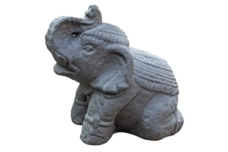 Artikelbild 2 des Artikels “Elefant (indianischer Stil) 20 cm Länge | Aus Stein geschnitzt, handgefertigt. Gussstein mit antikem Finish, handgefertigte Nachbearbeitung “