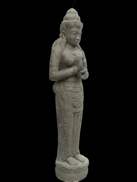 Artikelbild 2 des Artikels “Stehende Dewi Sri – Balis Reisgöttin, 175 cm „Rad der Lehre