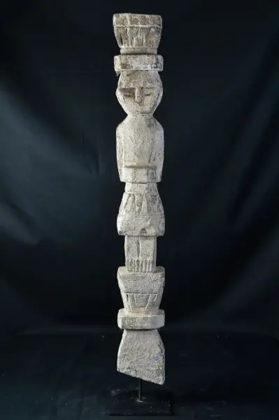Artikelbild 2 des Artikels “Set mit zwei Statuen, Holz auf Ständer “