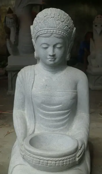 Product image 2 of the product “The sculpture is Princess of Bali (Seated Ladies) made from Riverstone, H. 93 cm ”
