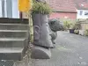 Product image 3 of the product “Abstract head as planter. 100 cm height, cast stone, handcrafted & coloured ”
