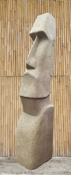 Artikelbild 3 des Artikels “Moai-Kopf, 300 cm H | Naturstein (Basanit), Steinmetzarbeit “