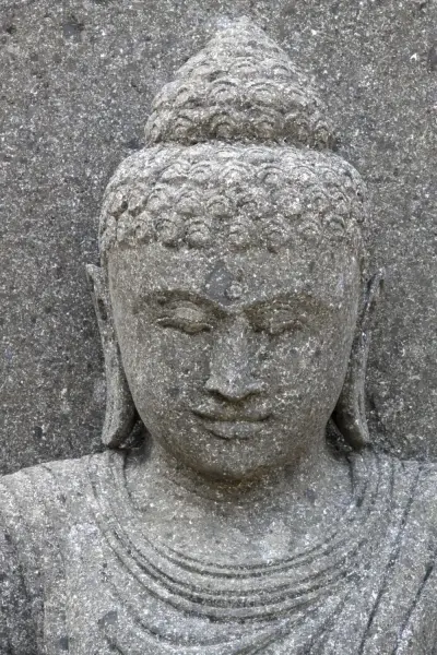 Artikelbild 3 des Artikels “Sitzender Buddha mit Umhang und Relief, indisch, 115 cm H “