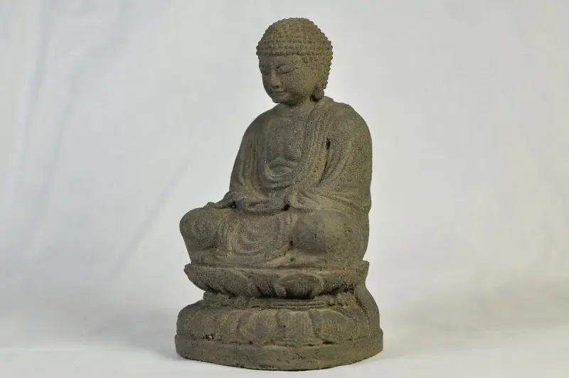 Artikelbild 3 des Artikels “Buddha Japan, sitzend, Steinguss, 19 cm, Antikfinish “
