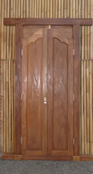 Product image 3 of the product “Old style door made of Bangkirai (wood of Kalimantan) and very typical for Balinese Garden, about 160cm length, 12cm width, 250cm height, natural ”