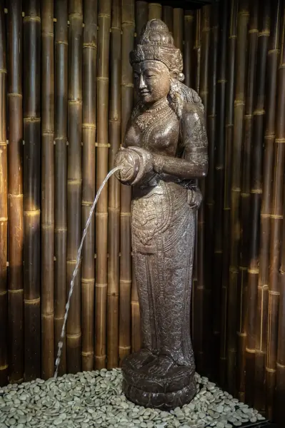 Artikelbild 3 des Artikels “Stehende Dewi Sri als Wasserspiel, 153 cm “